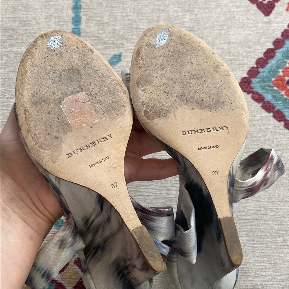 Burberry Ikat print Mustoe wedge sandals - Picture 6 of 8